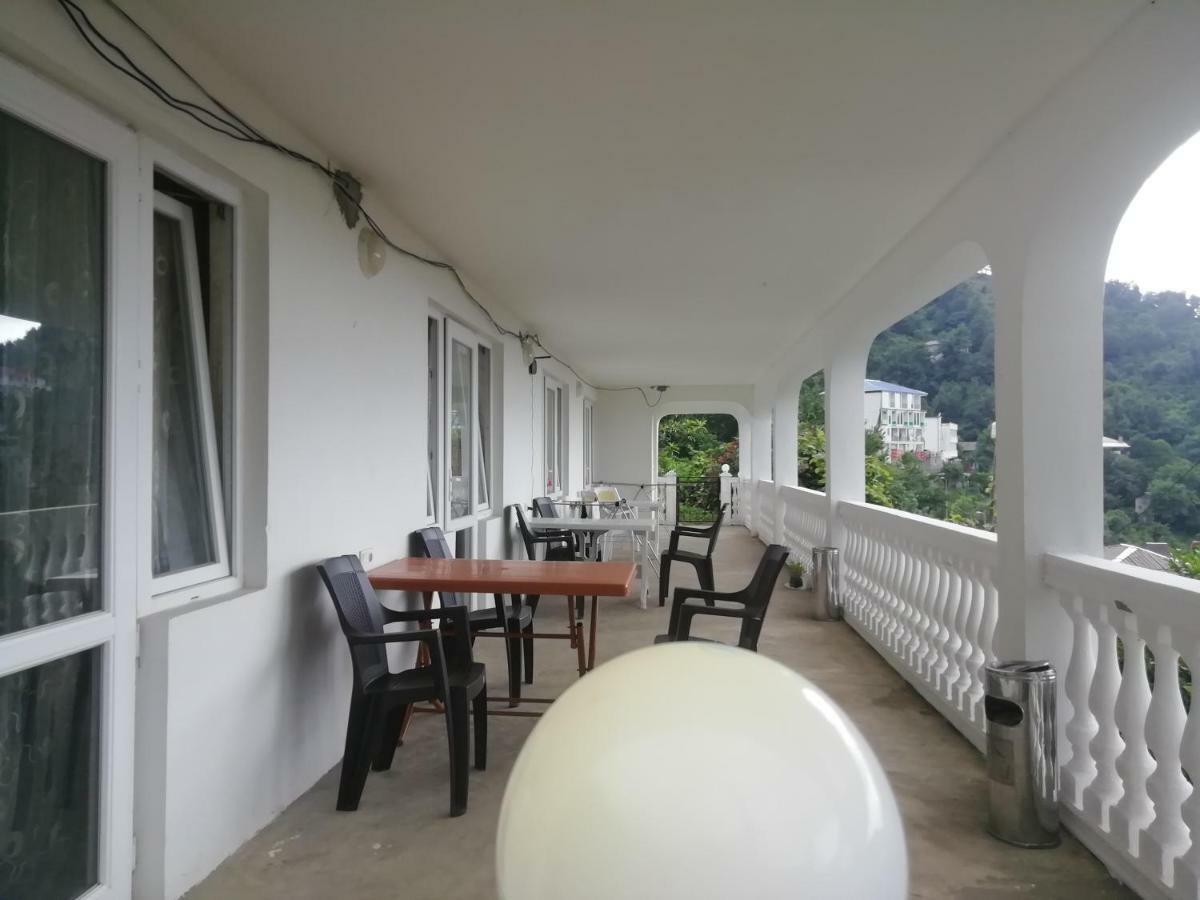 Geno Guest House Kvariati Exterior foto