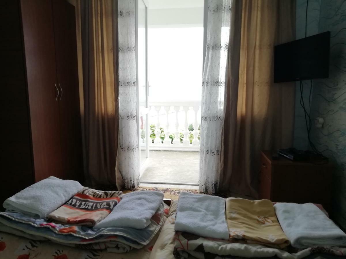 Geno Guest House Kvariati Exterior foto